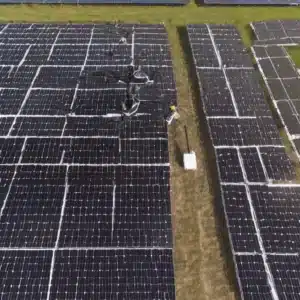 nettoyage-panneaux-solaire-drone